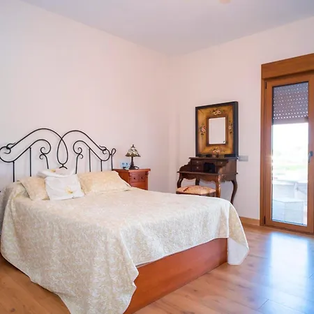 Con Piscina Privada Vistas A Campo De Golf Holiday home *