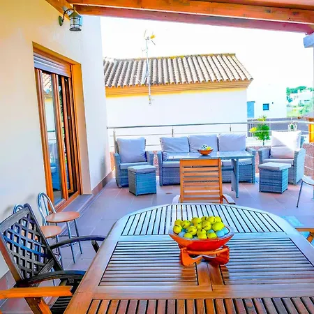 Con Piscina Privada Vistas A Campo De Golf