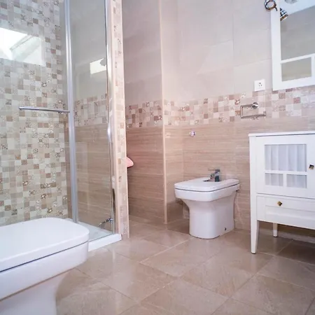 Con Piscina Privada Vistas A Campo De Golf Holiday home