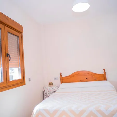 Con Piscina Privada Vistas A Campo De Golf Holiday home